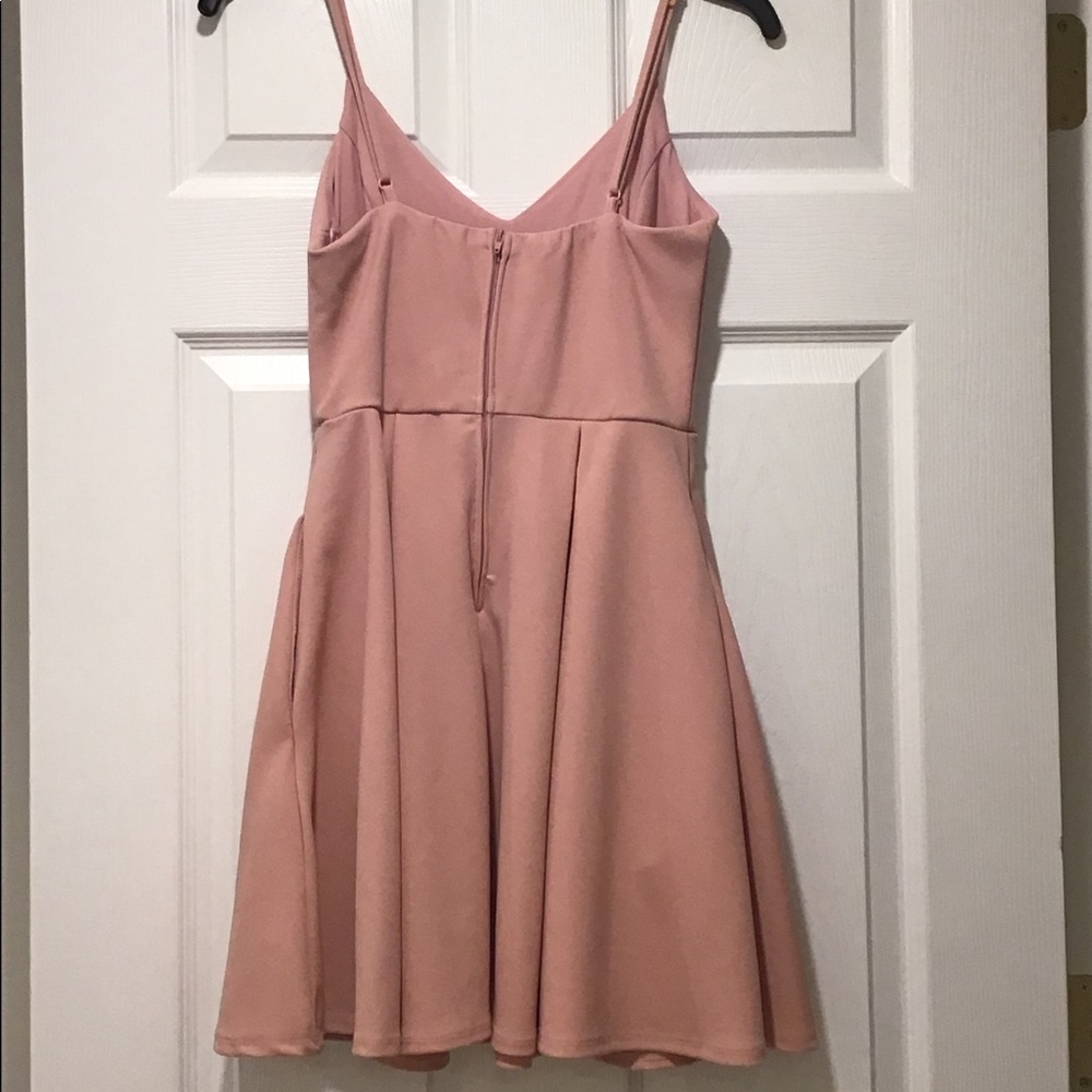 Pink dress - Picture 3 of 3